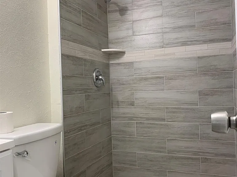 2211 Montclair Dr — Photo 12