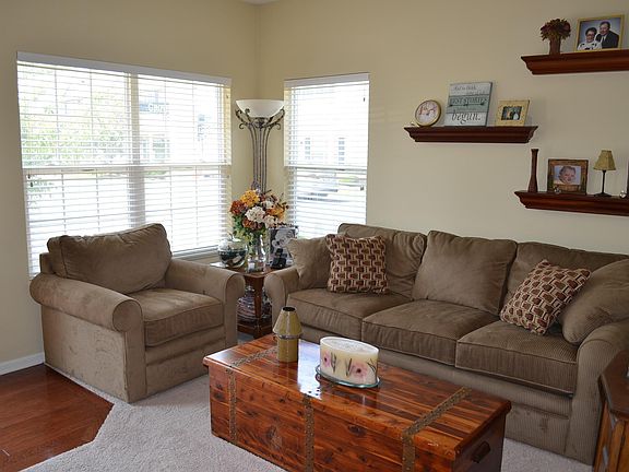 4th image of 1276 Grove Dr #1001