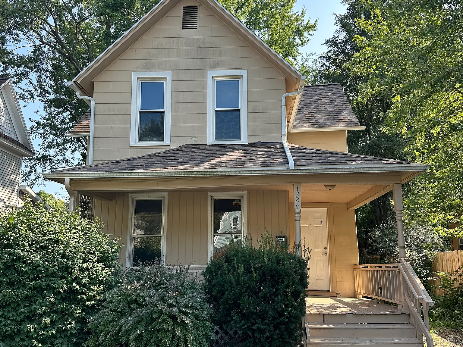 1224 Clinton Ave — Photo 1