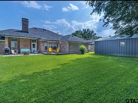 4th image of 519 Charmwood Dr