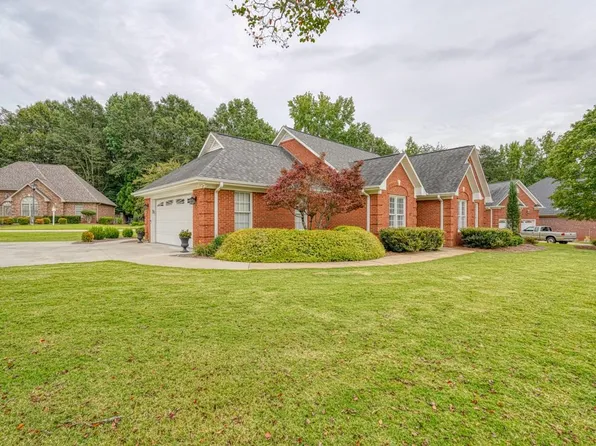 901 Lyday Ln, Inman, SC 29349
