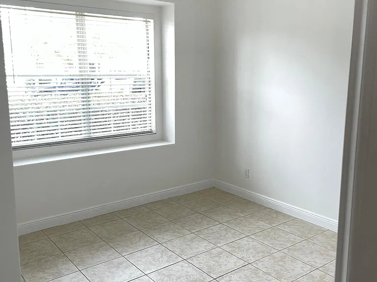 1794 Strathmore Cir — Photo 16