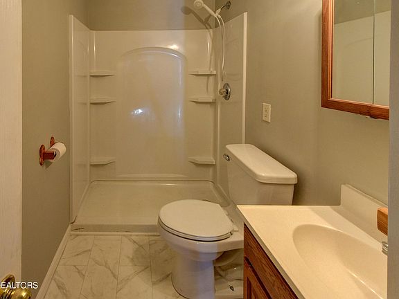 5th image of 2233 Sylvania Ave