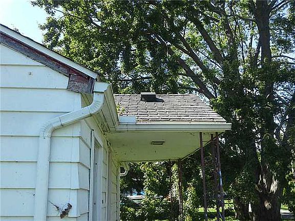 3rd image of 6030 Wildhurst Ln