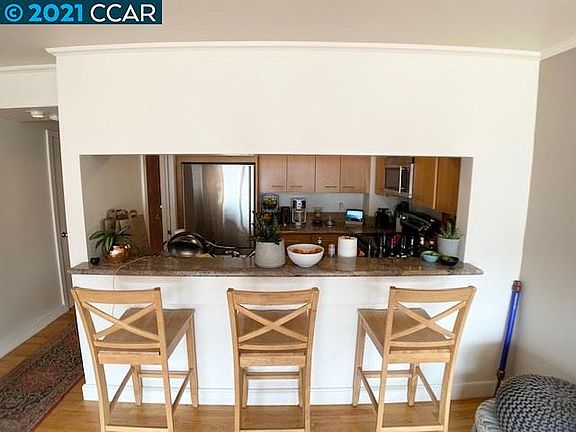 5th image of 2040 Franklin St APT 708