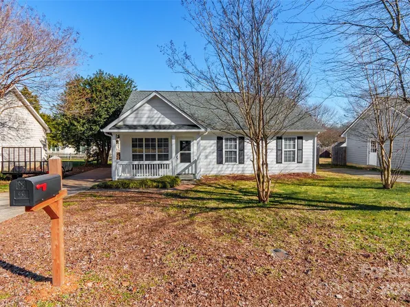 210 Lauren Dr, Indian Trail, NC 28079