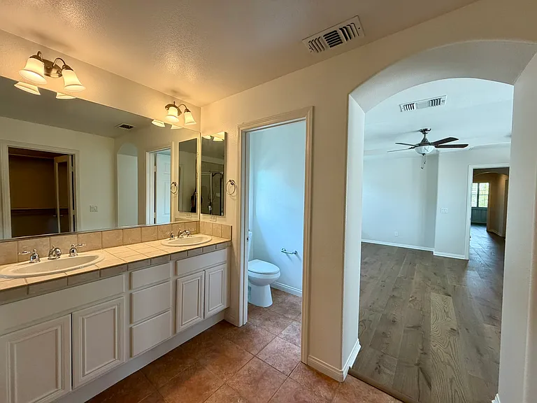 2370 Arbor View St — Photo 23