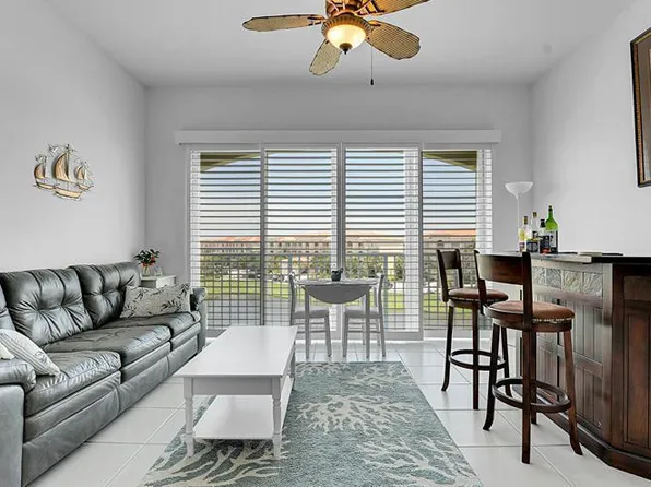 1 Harbour Isle Drive E #Ph2, Fort Pierce, FL 34949