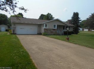 22029 Valley View Dr, West Lafayette, OH