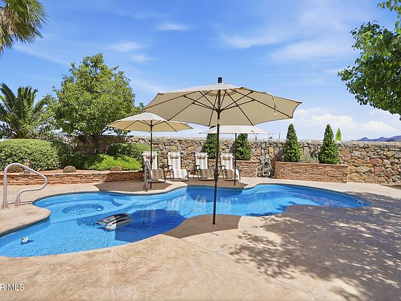5th image of 1213 Calle Lago Dr