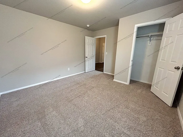 8015 Dogwood Dr — Photo 9