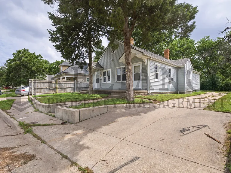 224 N Minnesota St — Photo 7