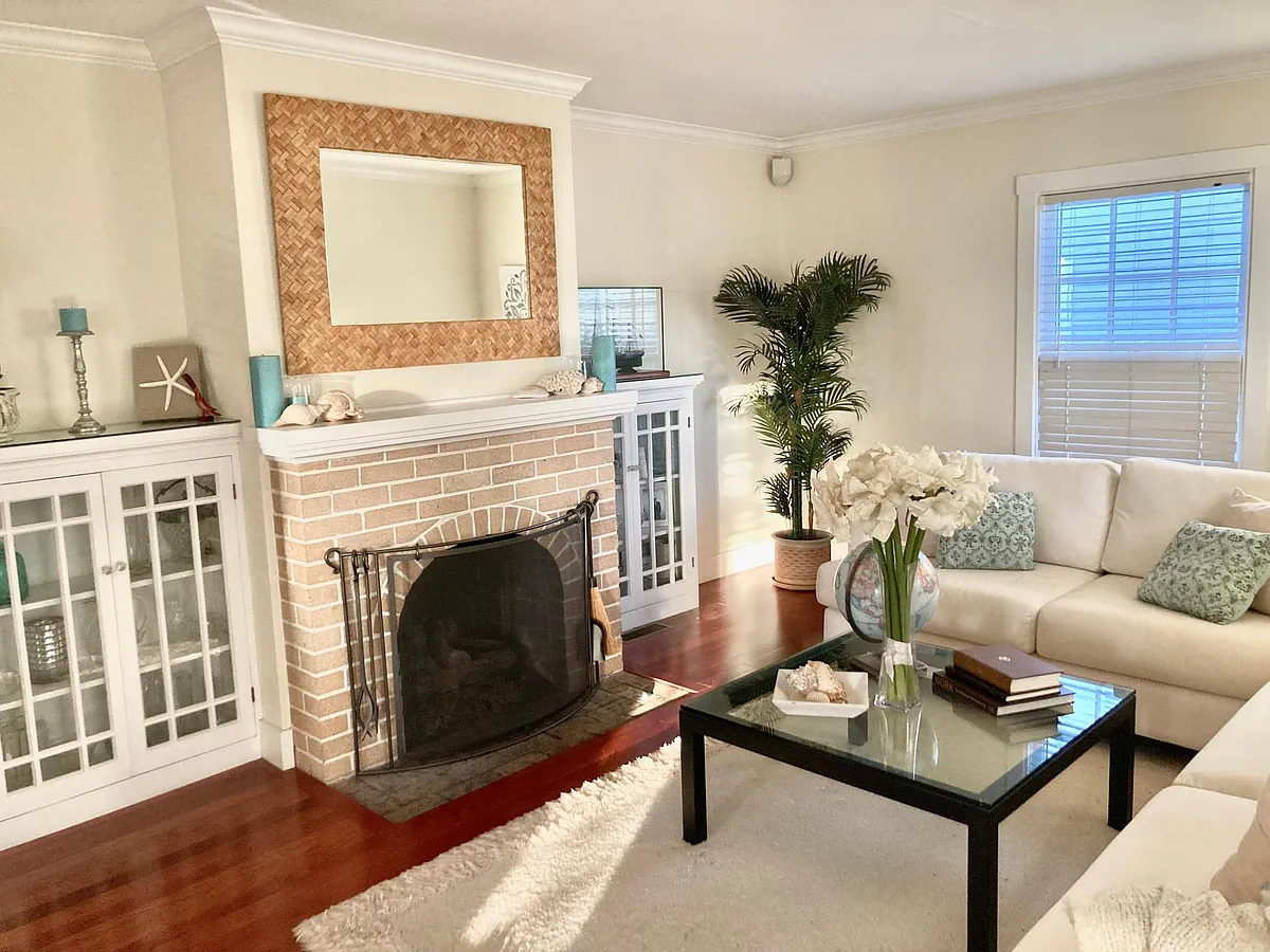 Living Room with Gas Fireplace - 353 Loreto St