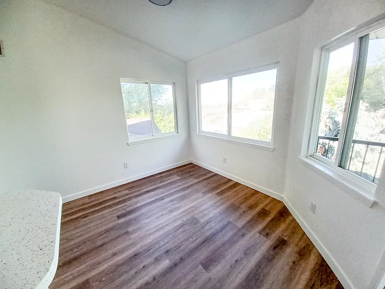 Parkhill Apartments — Photo 29