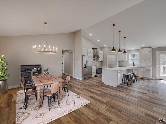 3rd image of 3403 Weatherby Ln