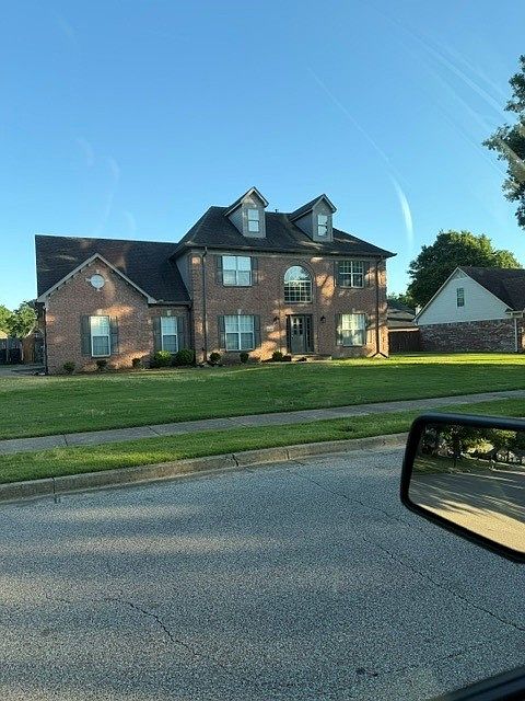 1st image of 135 Cottonwood Dr