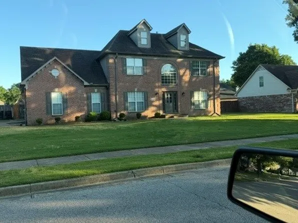 135 Cottonwood Dr, Collierville, TN 38017