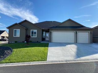 1340 W Goodlander Rd, Selah, WA 98942