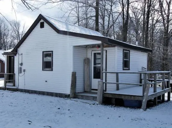4853 Francis St, Geneva, OH 44041