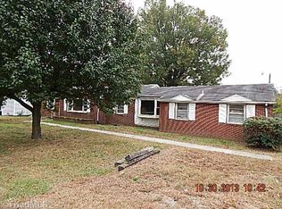 1601 W Vandalia Rd, Greensboro, NC 27406
