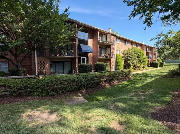 7604 Savannah St APT T2, Falls Church, VA 22043