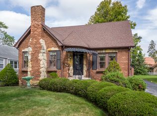 3248 N Schultz Dr, Lansing, IL