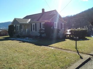 4140 Pigeon Rd, Waynesville, NC 28786