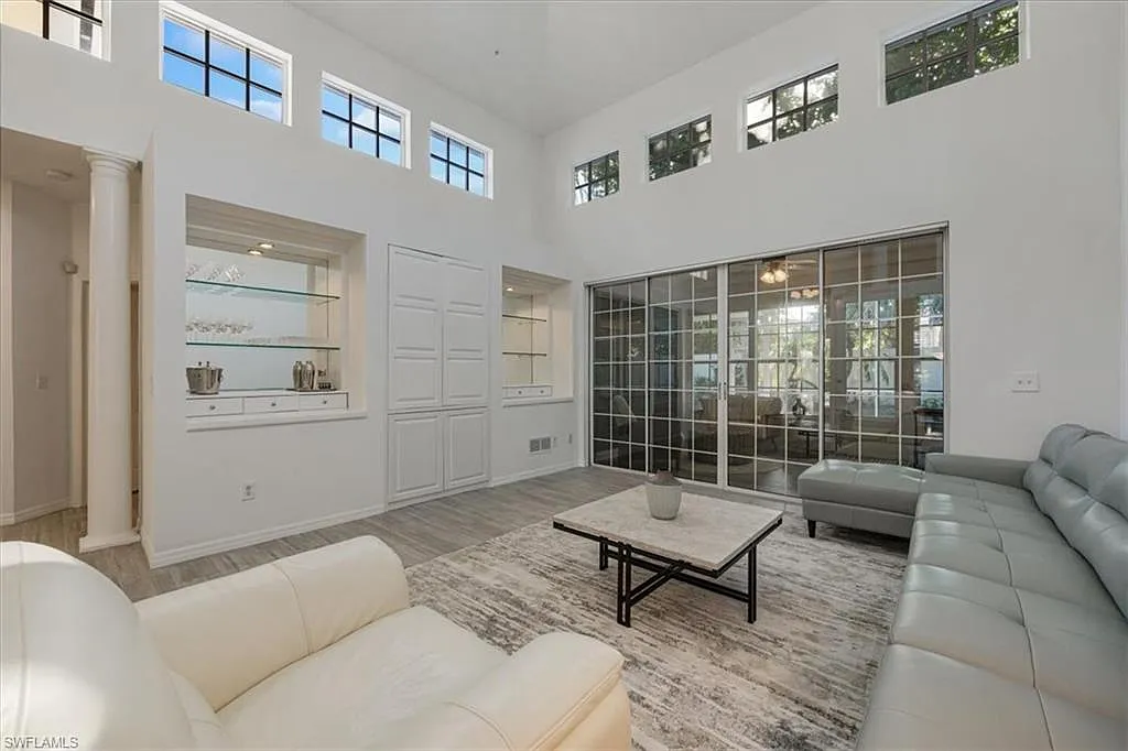 3 bed, 3.0 bath, 2141 sqft, $20,000 — Photo 3