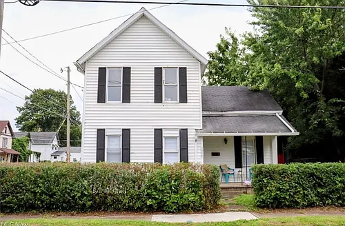 316 Young Ave NE Photo 1