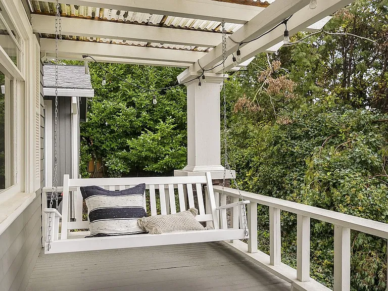 6162 E Burnside St — Photo 32