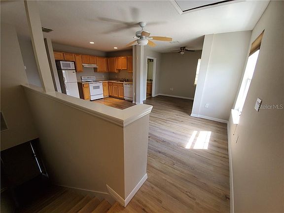 5th image of 1012 Persimmon St #B