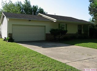 517 E Fort Worth Dr, Broken Arrow, OK 74012