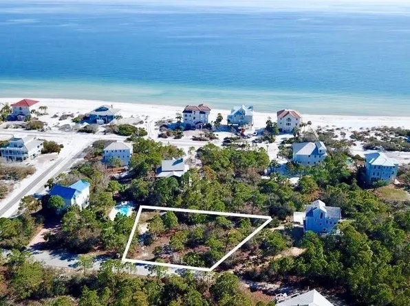 2036 Pelican Ct W, Eastpoint, FL 32328