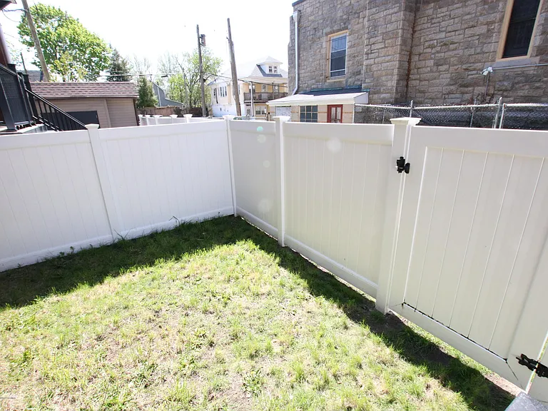 1003 Bond St #5 — Photo 13