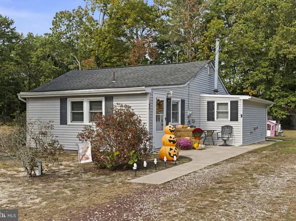 48 Pine St, Franklinville, NJ 08322