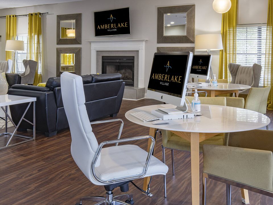 Our welcoming leasing agents can help you make Amberlake Village your new community