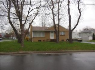 521 Sherwood Dr, Piscataway, NJ 08854