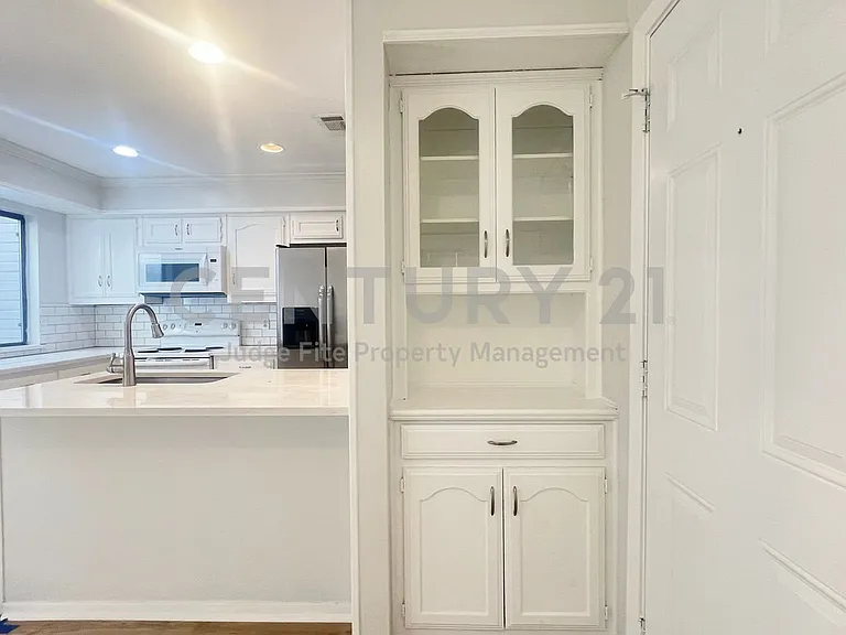 3037 Airhaven St — Photo 4