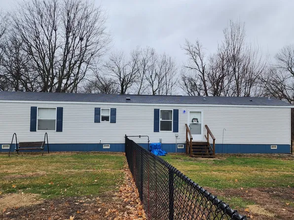 618 W 3rd St, Hale, MO 64643