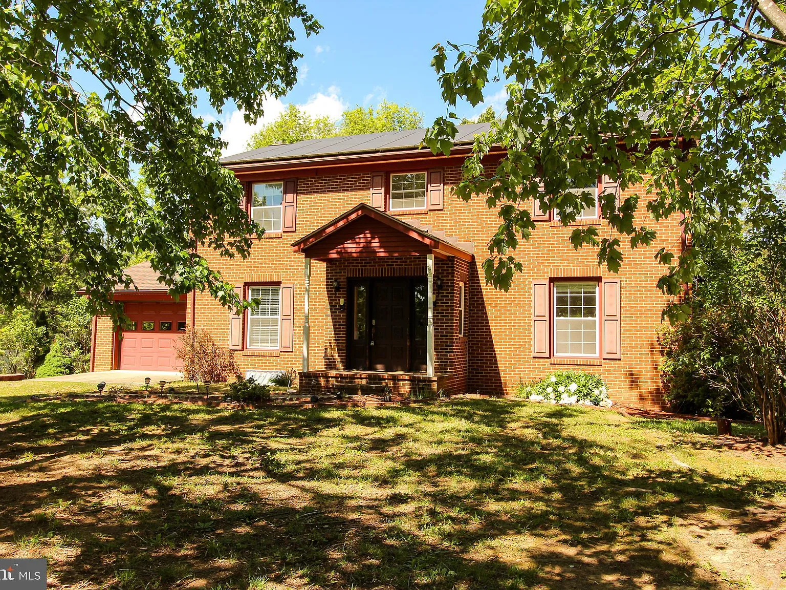 4 bed, 3.5 bath, 3552 sqft, $3,000 — Photo 2