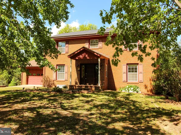 11 Hickory Ln, Woodstock, VA 22664