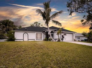 812 SW 13th Ave, Cape Coral, FL 33991