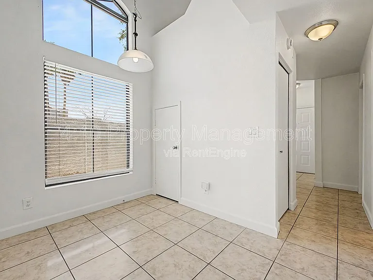280 S Elizabeth Way #37 — Photo 6