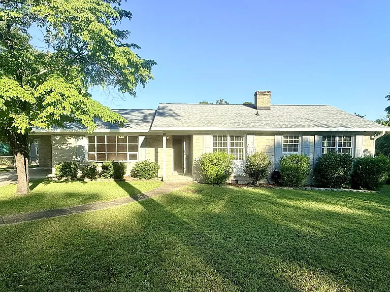 788 Galloway Dr — Photo 1