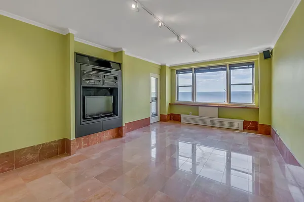 Sold by Christie's International Real Estate Westchester & Hudson Valley | media 20