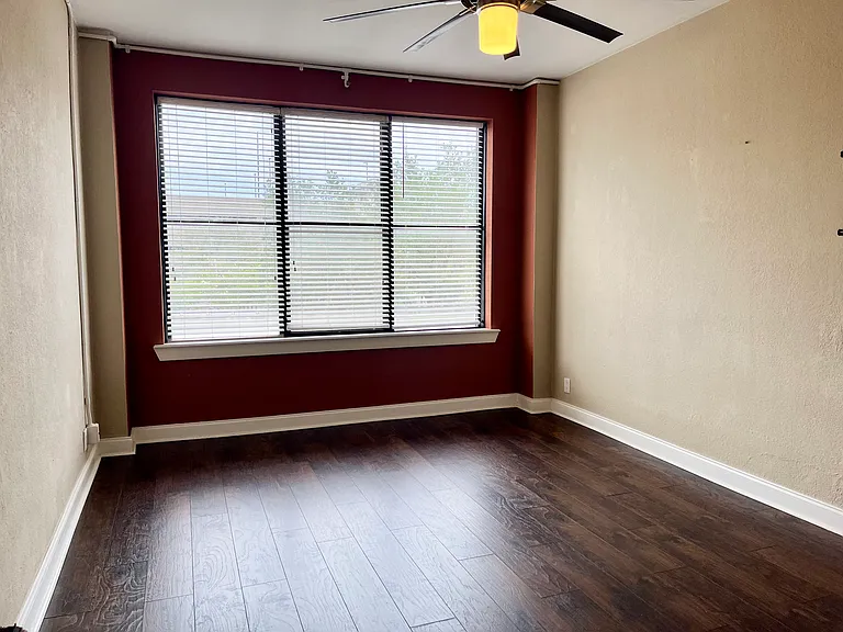311 W Ashley St #205 — Photo 2