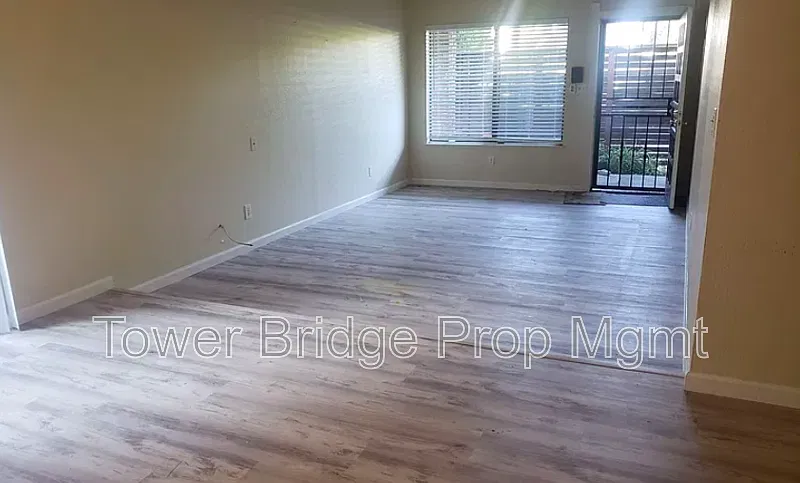 2 bed, 1.0 bath, $1,795 — Photo 2