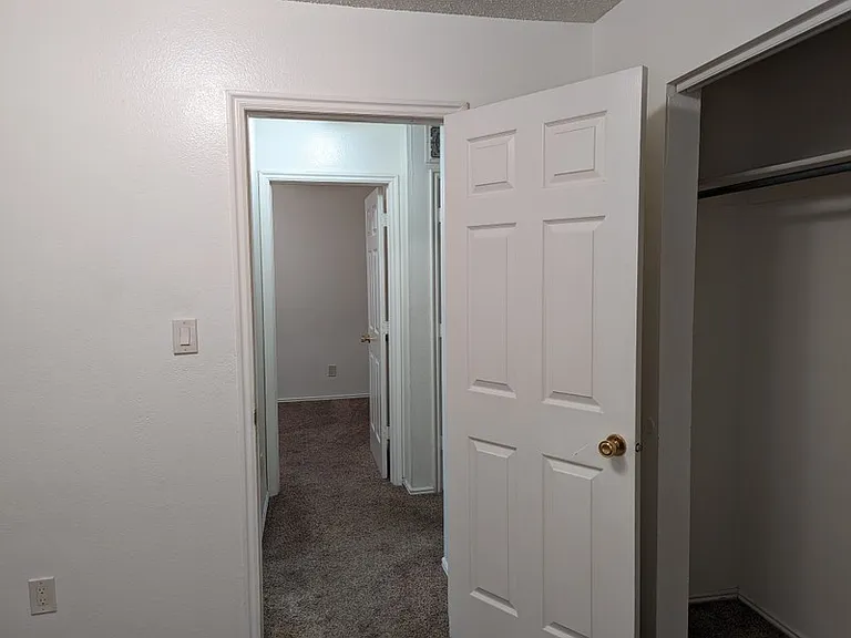 247 N 200 E #1 — Photo 8