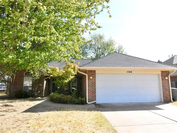 1704 Victoria Pl, Edmond, OK 73003