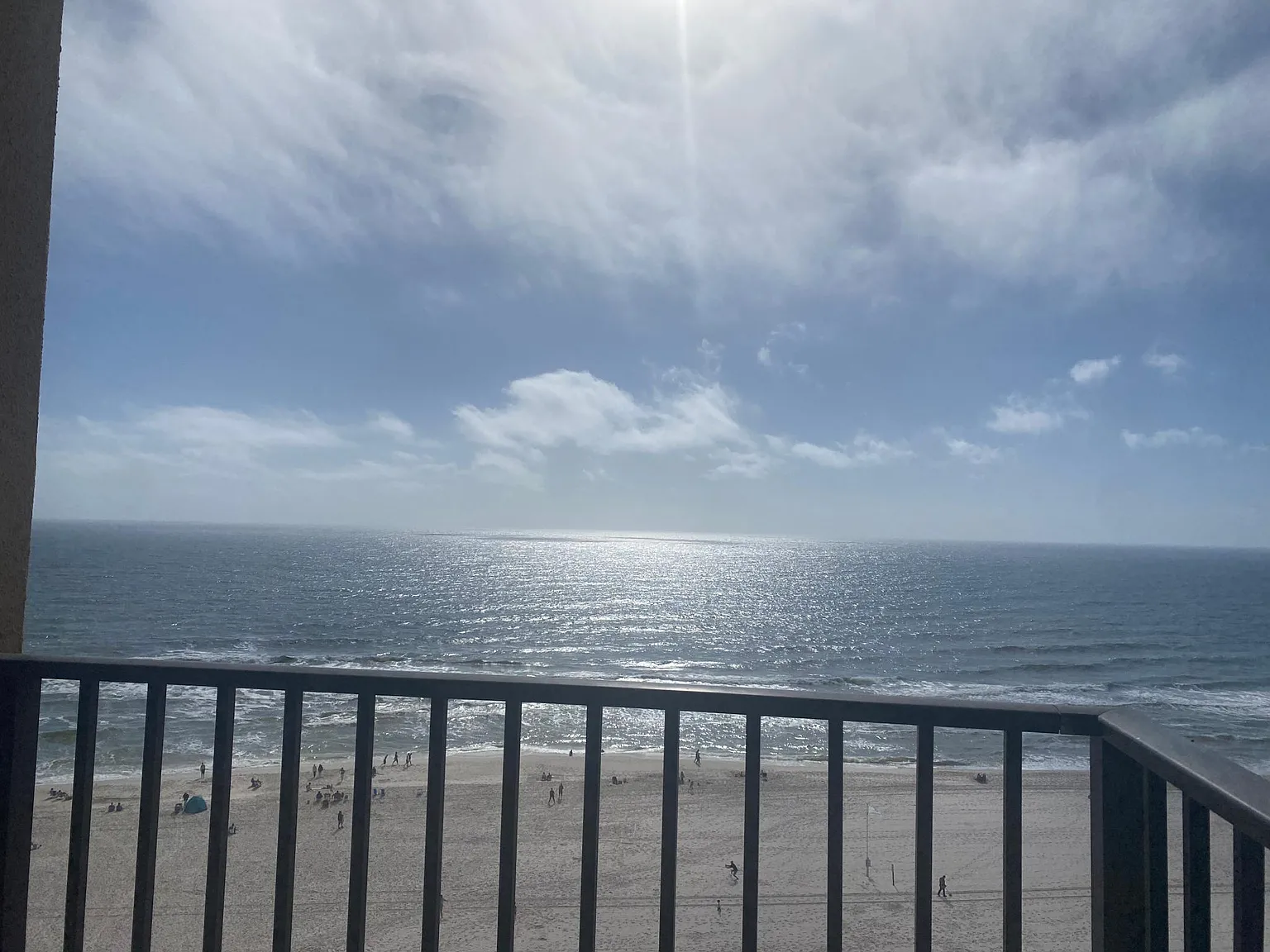 572 E Beach Blvd — Photo 4